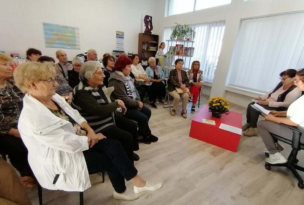 С творчеството на Зефира Добрева